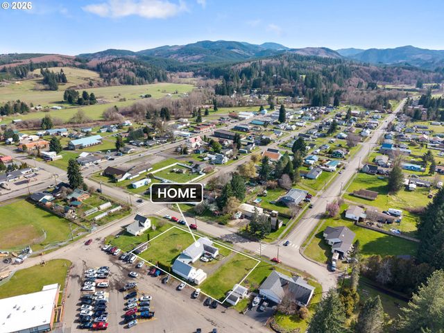 214 W PE ELL Ave, Pe Ell, WA 98572