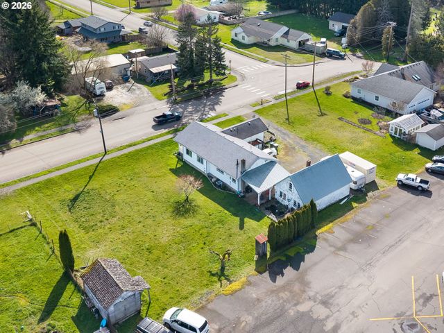 214 W PE ELL Ave, Pe Ell, WA 98572