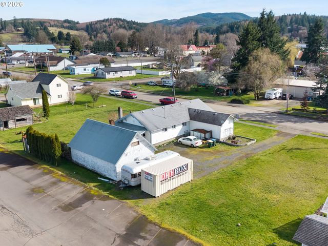 214 W PE ELL Ave, Pe Ell, WA 98572