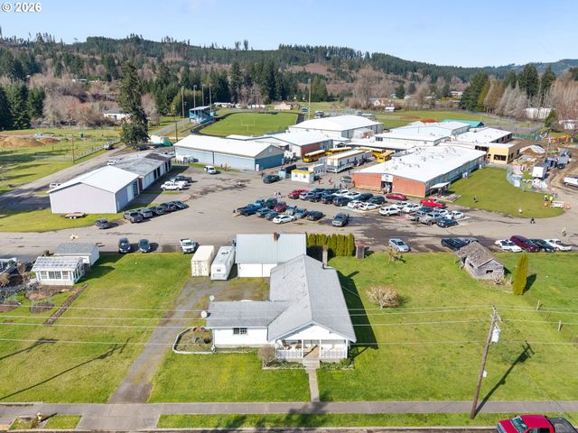 214 W PE ELL Ave, Pe Ell, WA 98572