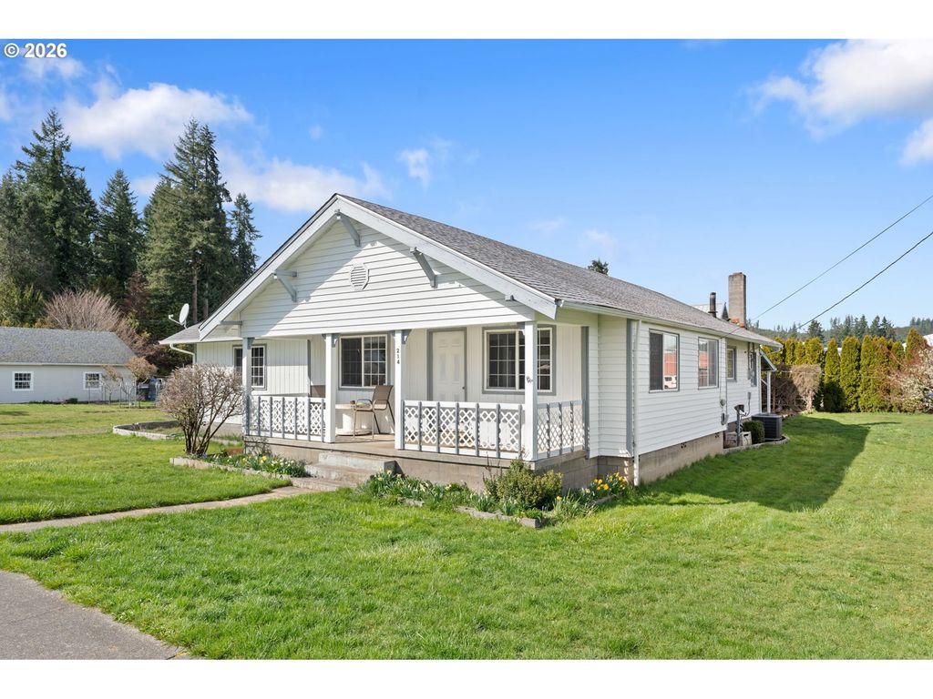 214 W PE ELL Ave, Pe Ell, WA 98572
