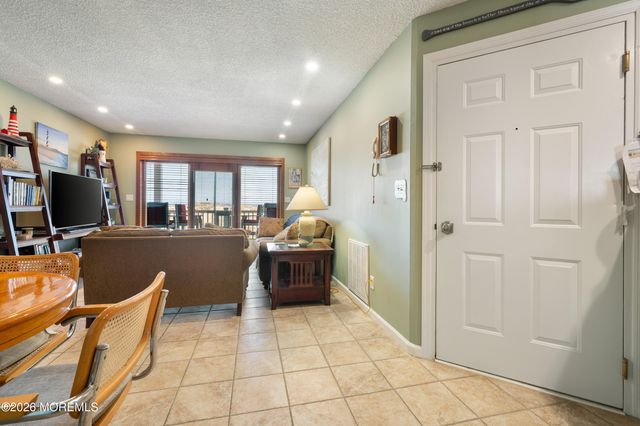 11 Dune Terrace 11, Ortley Beach, NJ 08751