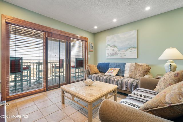 11 Dune Terrace 11, Ortley Beach, NJ 08751