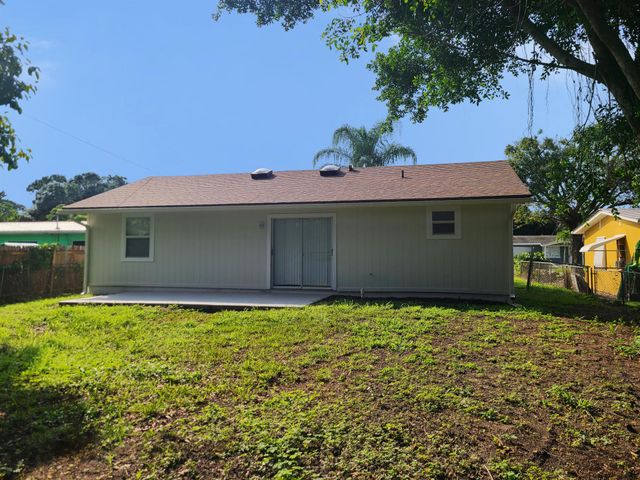 3127 SE Orchid Street, Stuart, FL 34997