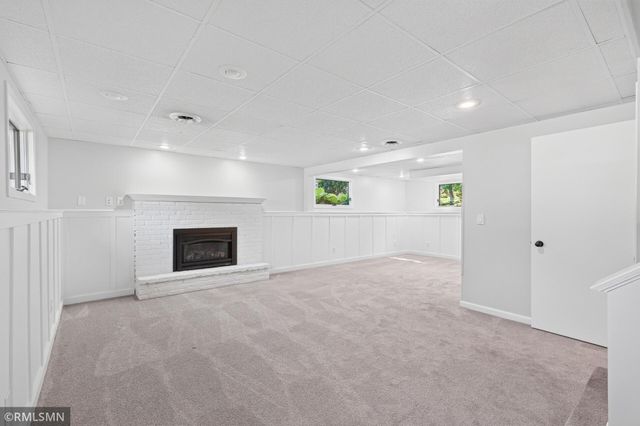 2265 Lamplight Drive, Woodbury, MN 55125