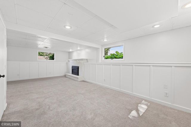 2265 Lamplight Drive, Woodbury, MN 55125