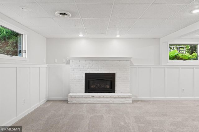 2265 Lamplight Drive, Woodbury, MN 55125