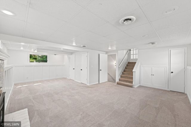 2265 Lamplight Drive, Woodbury, MN 55125