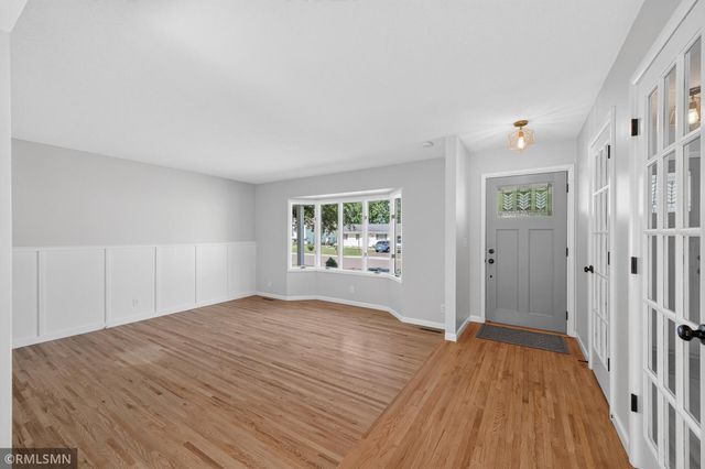 2265 Lamplight Drive, Woodbury, MN 55125