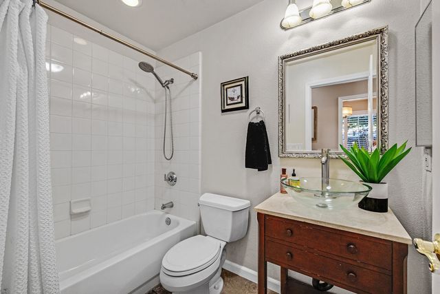 6257 Honeysuckle Dr, Newark, CA 94560