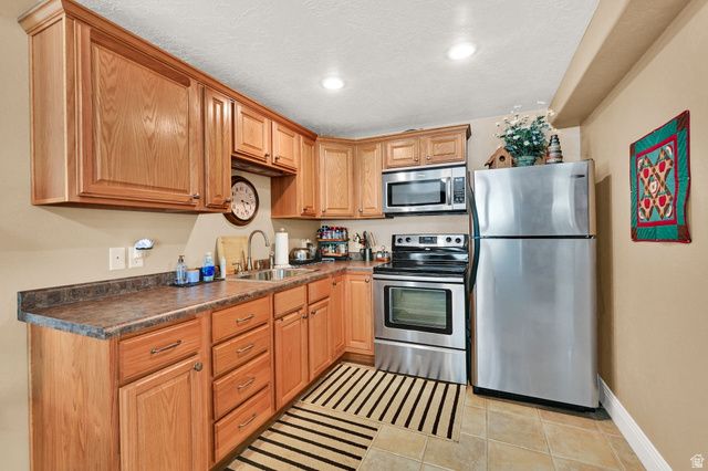 1926 E GRAY FOX DR, Draper, UT 84020