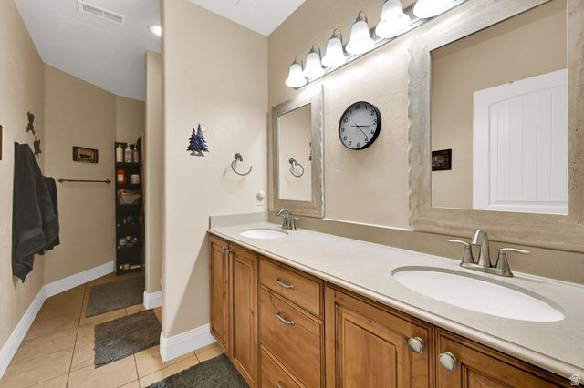 1926 E GRAY FOX DR, Draper, UT 84020