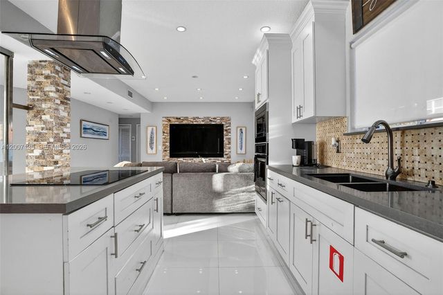 5161 SW 159th Court, Miami, FL 33185