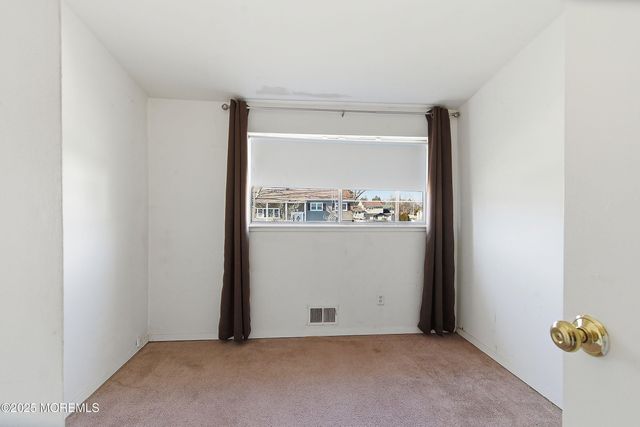 52 Gaub Road, Old Bridge, NJ 08857