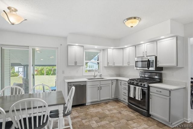6501 Pincherry, Hamburg, NY 14085