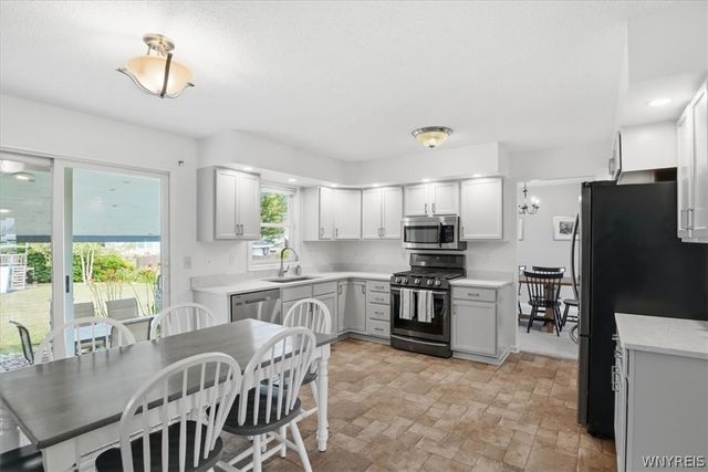 6501 Pincherry, Hamburg, NY 14085