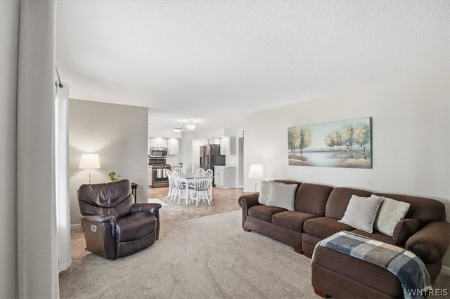6501 Pincherry, Hamburg, NY 14085