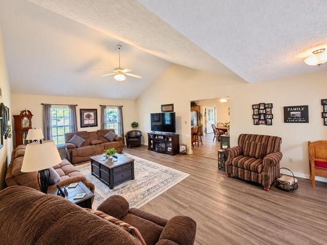 409 Summer Hill Drive, Somerset, KY 42503