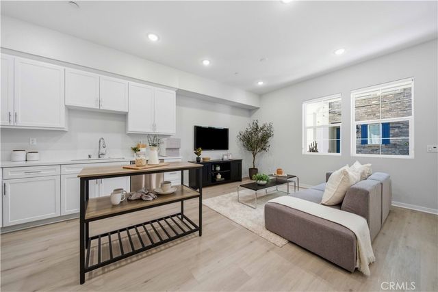 105 Lugo Ln, Mission Viejo, CA 92692