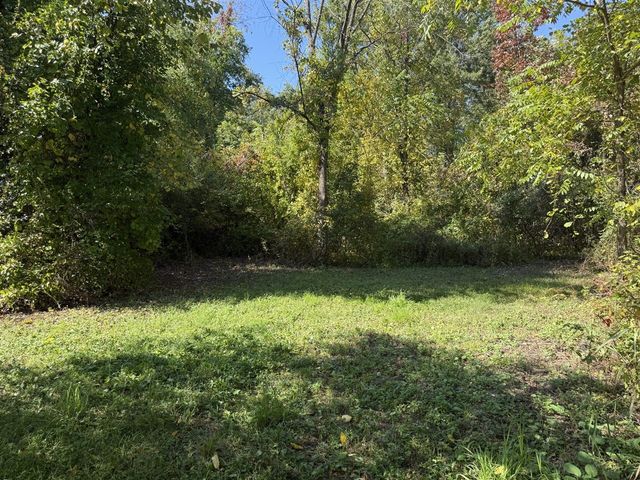 727 W W. Maple Road Road, Milford, MI 48381