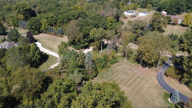 727 W W. Maple Road Road, Milford, MI 48381