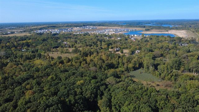 727 W W. Maple Road Road, Milford, MI 48381