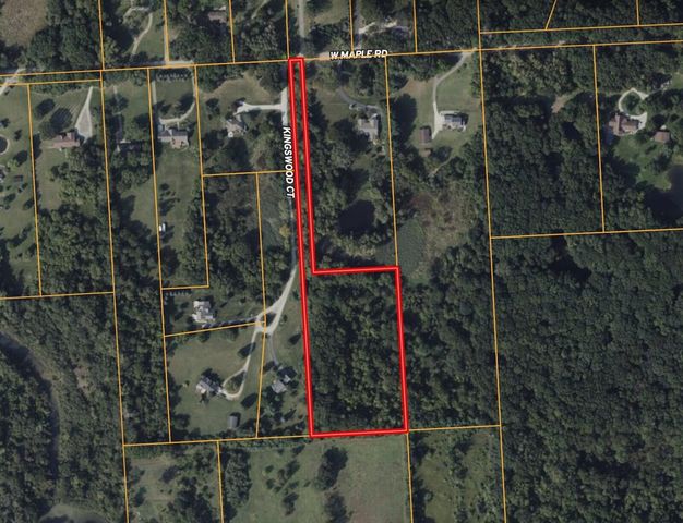 727 W W. Maple Road Road, Milford, MI 48381
