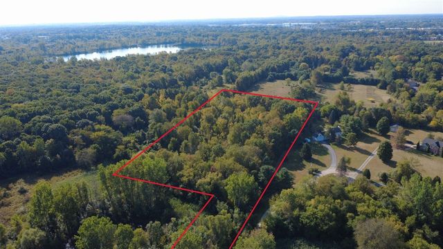 727 W W. Maple Road Road, Milford, MI 48381