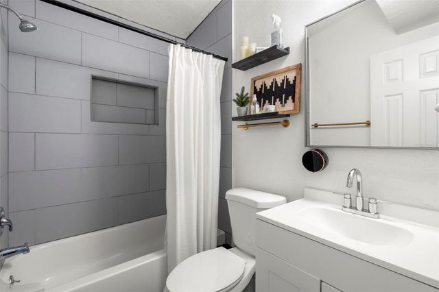 2356 KINGSTON STREET S, St Petersburg, FL 33711