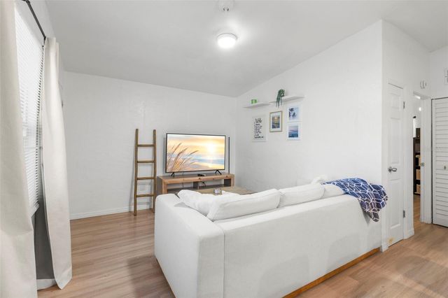 2356 KINGSTON STREET S, St Petersburg, FL 33711