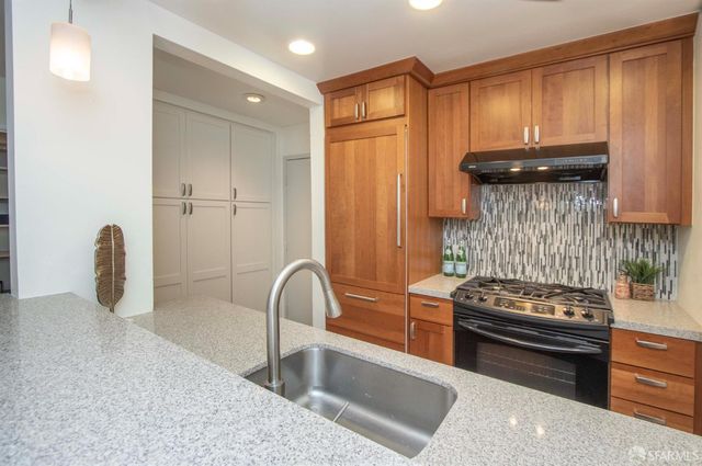 5160 Diamond Heights Boulevard 107C, San Francisco, CA 94131