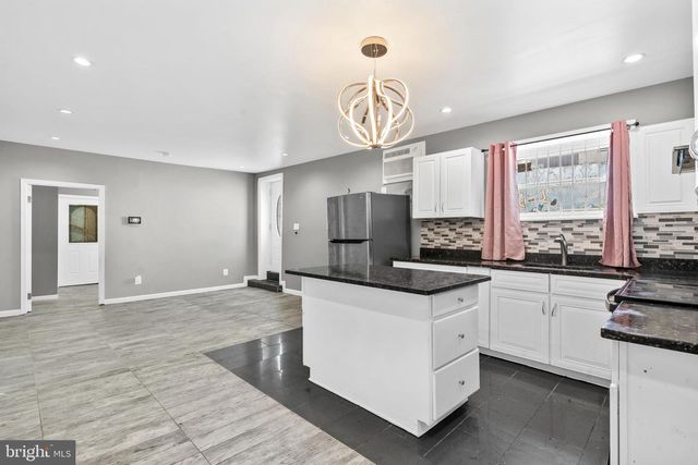 143-147 E CUMBERLAND ST, Philadelphia, PA 19125