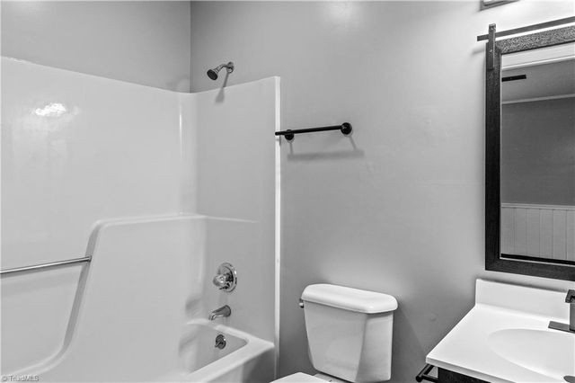 200 Vista Circle C, Winston-salem, NC 27106