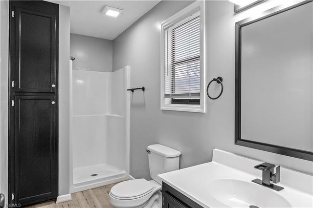 200 Vista Circle C, Winston-salem, NC 27106