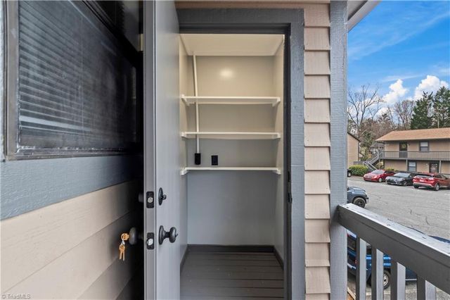 200 Vista Circle C, Winston-salem, NC 27106