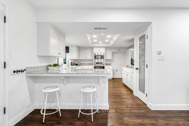 509 E Everglade Avenue, Fresno, CA 93720