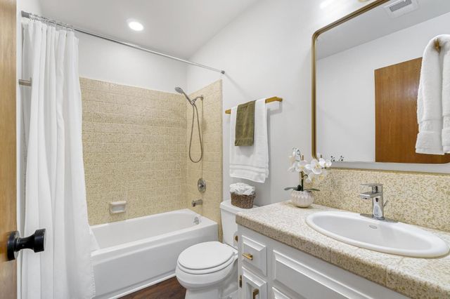 509 E Everglade Avenue, Fresno, CA 93720