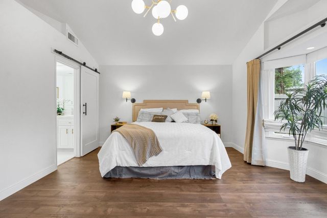 509 E Everglade Avenue, Fresno, CA 93720