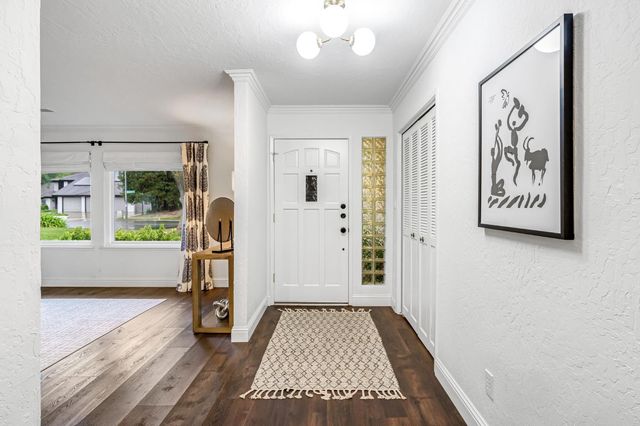 509 E Everglade Avenue, Fresno, CA 93720