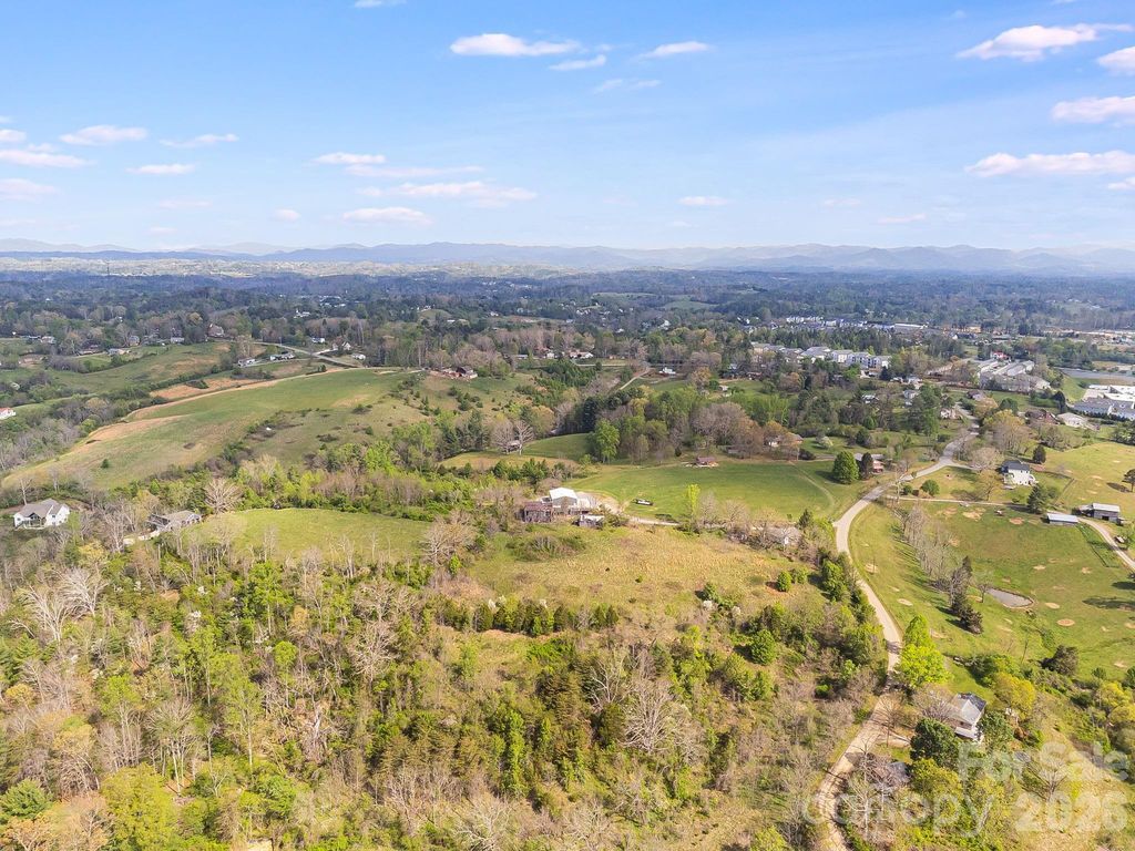 47 Gill Branch Road, Weaverville, NC 28787