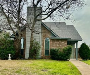 2832 Shady Brook Drive, Bedford, TX 76021