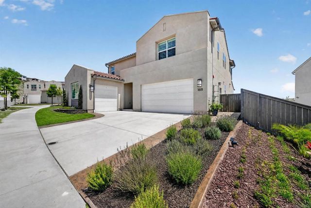 1611 Corte Medialuna, Chula Vista, CA 91913