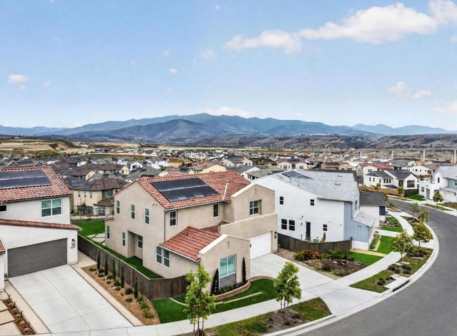 1611 Corte Medialuna, Chula Vista, CA 91913