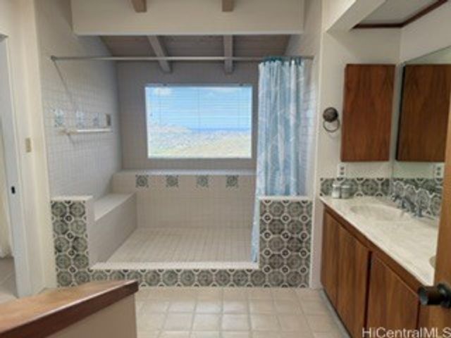 1728 Kumakani Loop, Honolulu, HI 96821