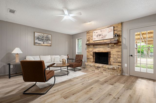 419 Dow Ross Boulevard, Duncanville, TX 75116