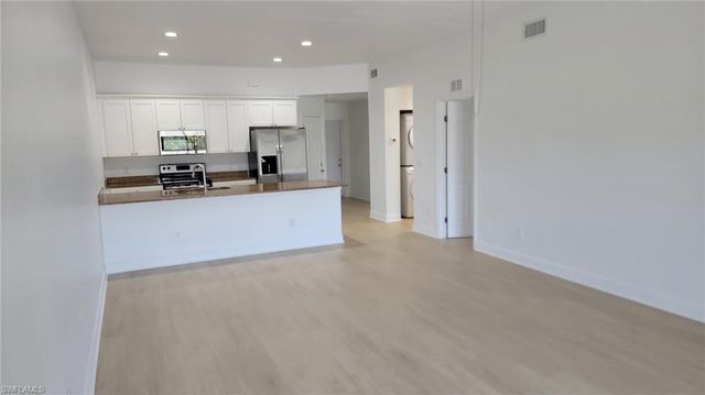 608 SE 13th TER, Cape Coral, FL 33990