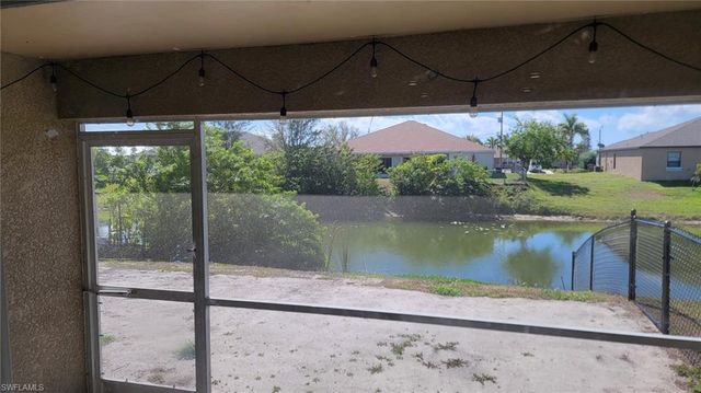 608 SE 13th TER, Cape Coral, FL 33990