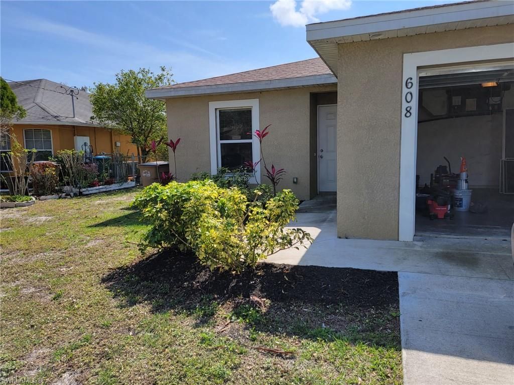 608 SE 13th TER, Cape Coral, FL 33990