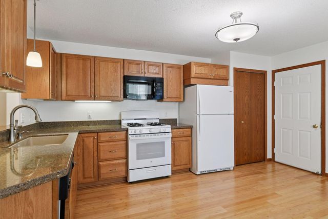 9026 Terra Verde Trail, Eden Prairie, MN 55347