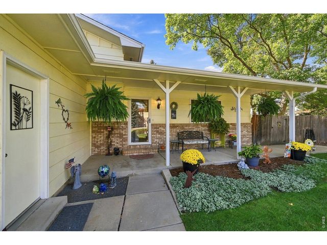 1800 Rolling View Dr, Loveland, CO 80537